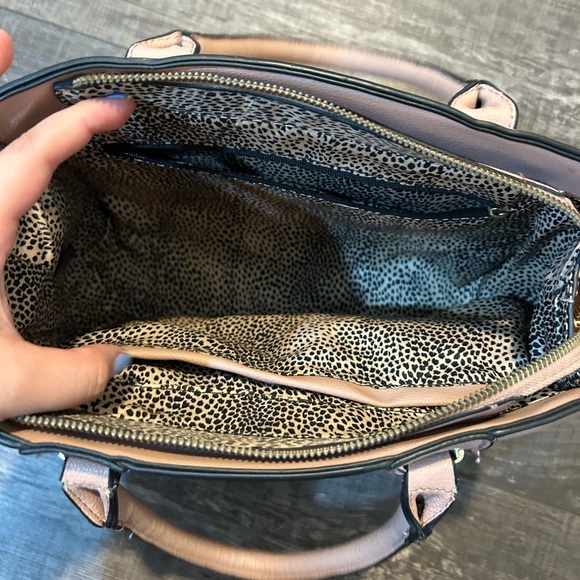 Elegant Tan Women's Handbag - Picture 2 of 7